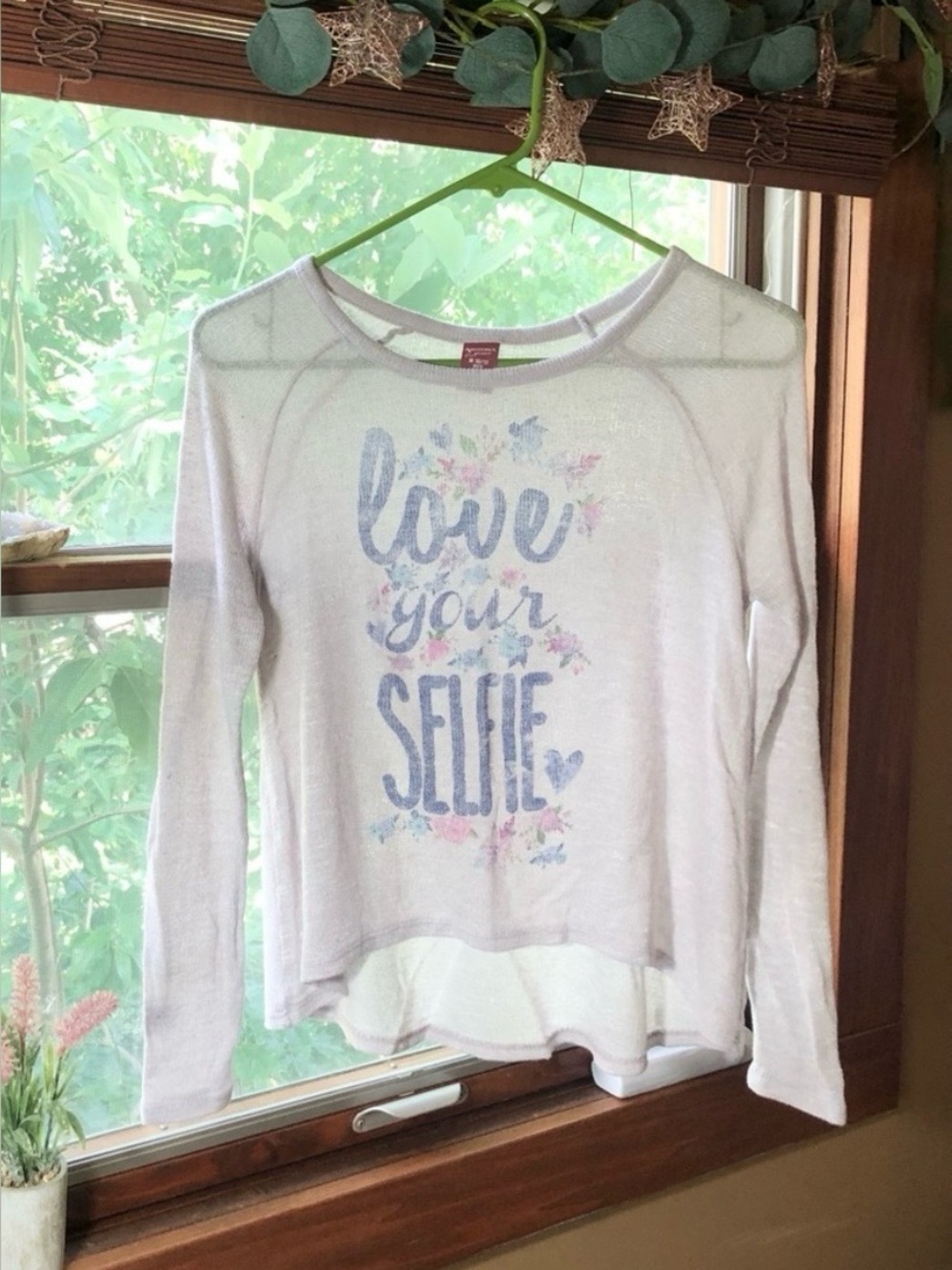 Arizona Jean Girl’s Size M (10/12) Grey Floral Love Your Selfie Knit Top Shirt